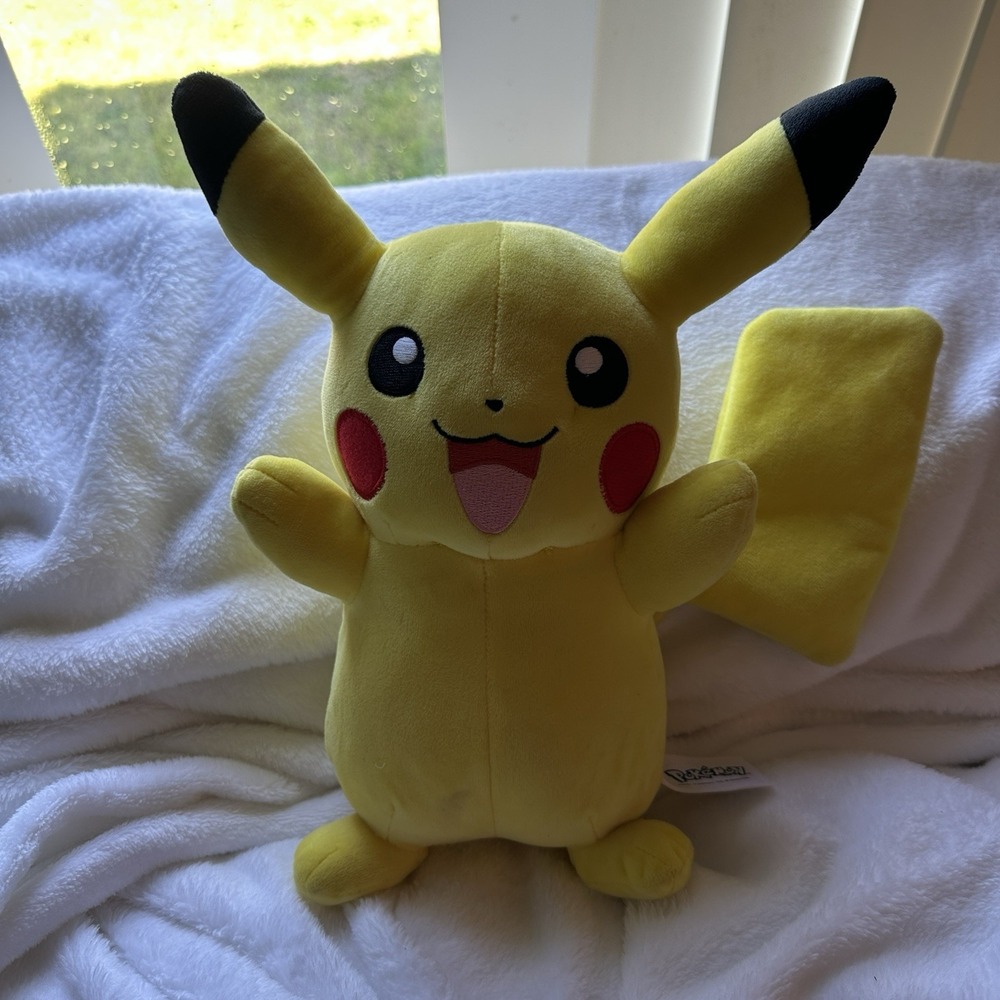Pokémon Jazwares Pikachu 8-inch Official Licensed Plush
